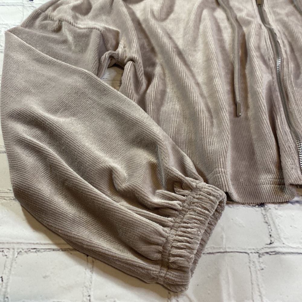 JustFab NWT Cozy Velour Zip Front Sweatshirt - Picture 9 of 16